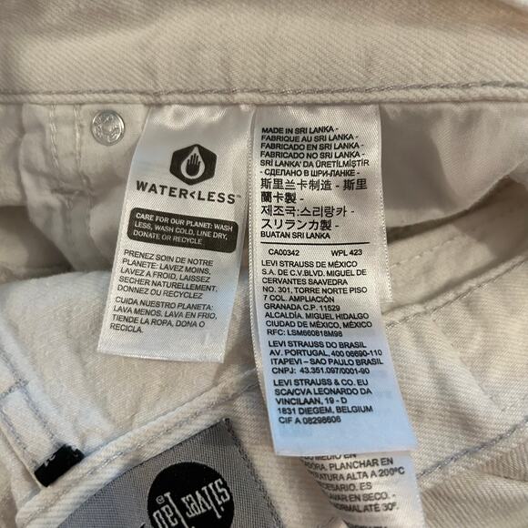 Levi's Silvertab White High Waisted Denim Mom Shorts Womens 30" Waist Cotton - Picture 4 of 5